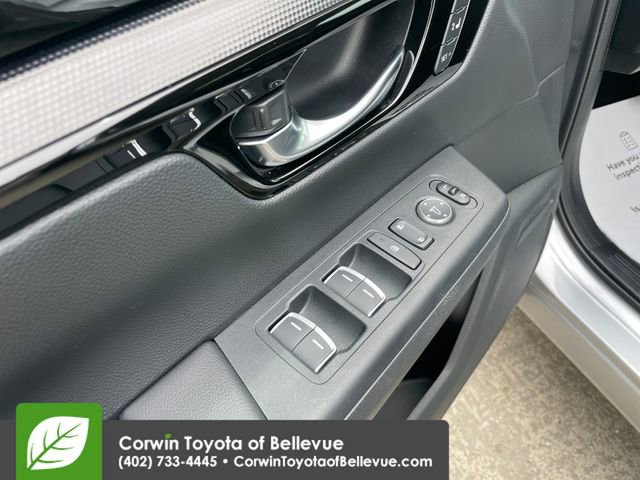 Used 2025 Honda CR-V EX-L image 11