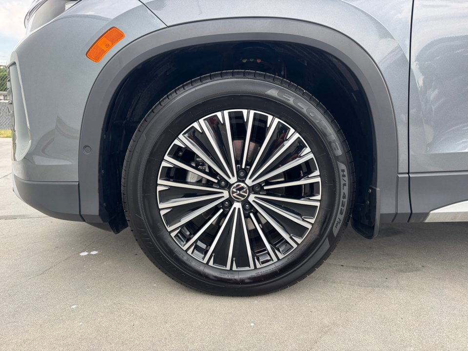 Certified 2026 Volkswagen Tiguan S w/ 18" Wheel Package FWD image 31