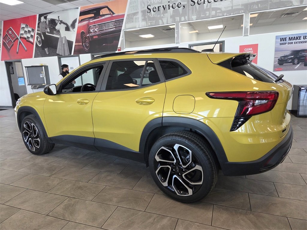 Certified 2024 Chevrolet Trax RS w/ Sunroof Package image 5