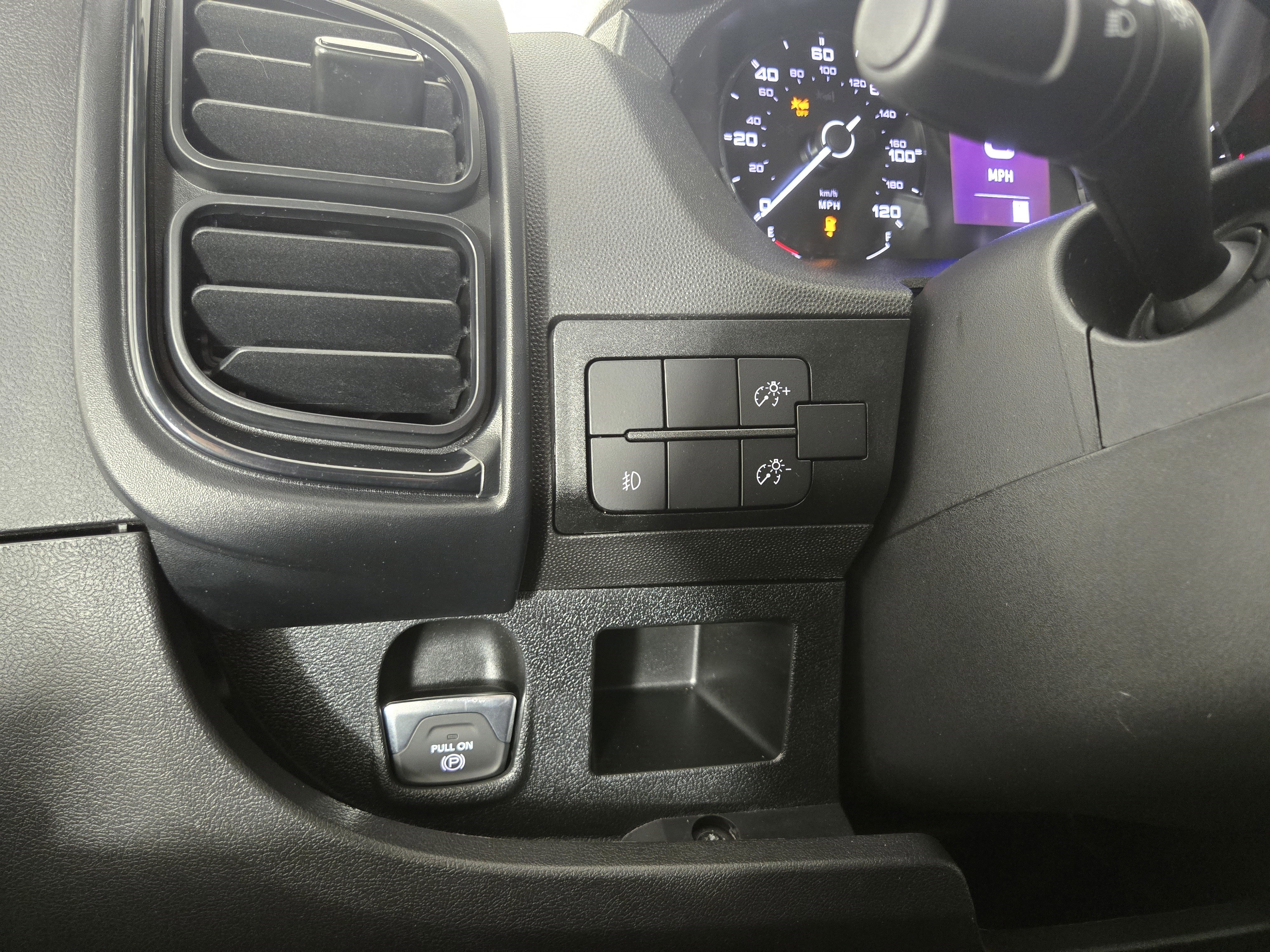 Used 2024 RAM ProMaster 2500 w/ Convenience Group image 26