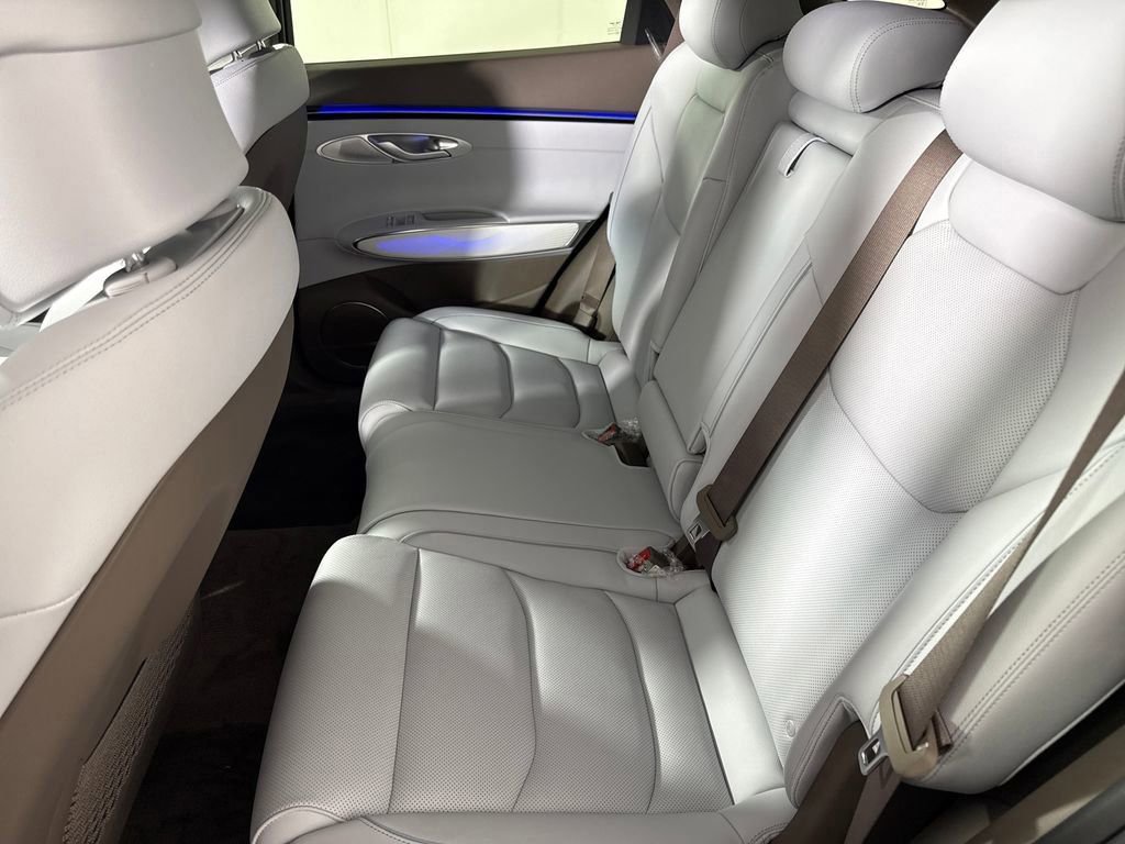 New 2026 Genesis GV70 2.5T Advanced AWD/4WD image 17
