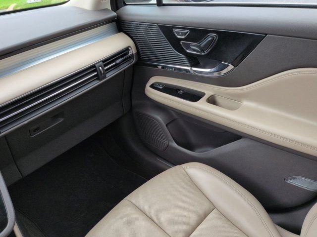 Used 2020 Lincoln Corsair FWD w/ Equipment Group 101A image 17