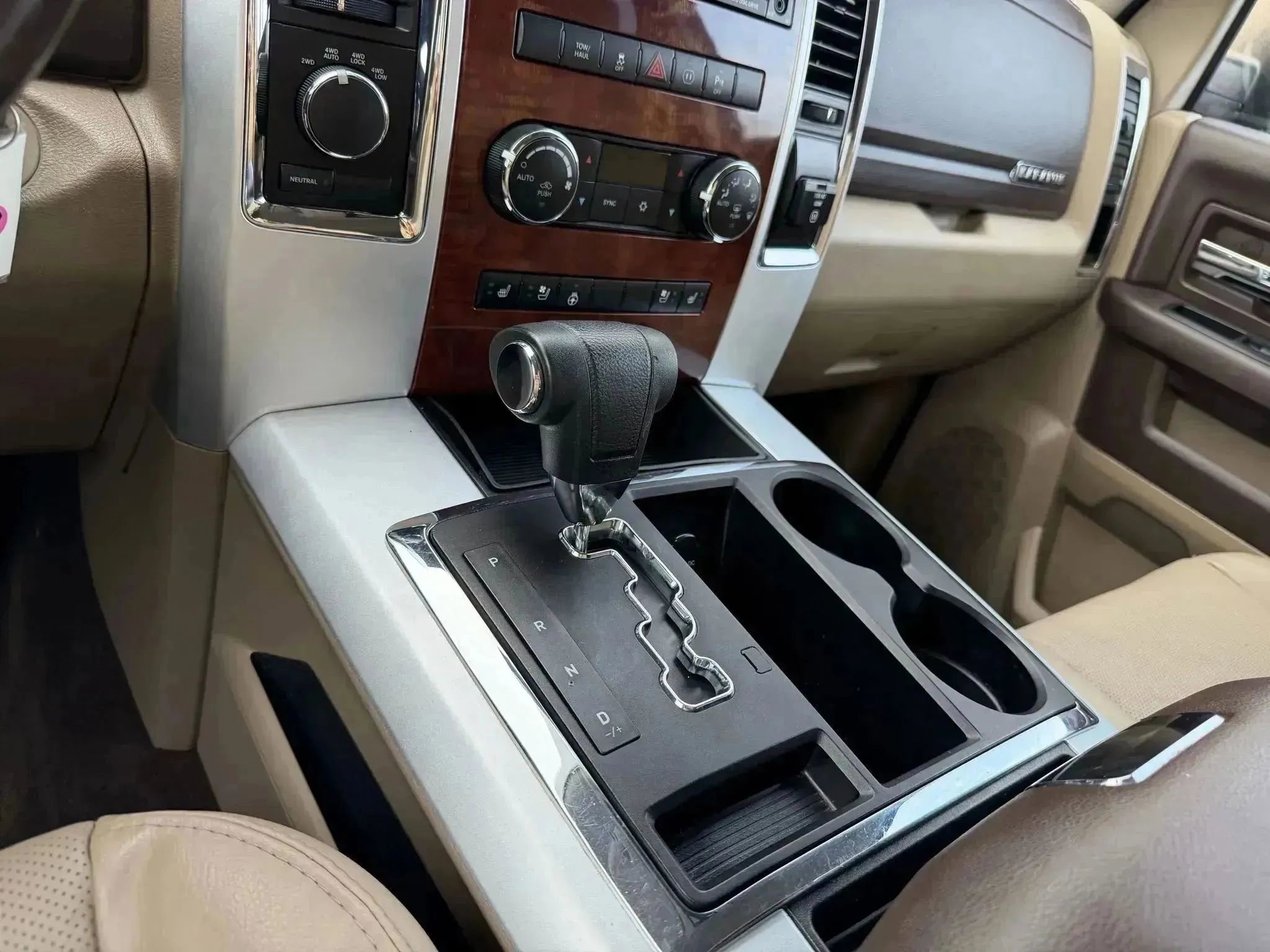 Used 2011 RAM 1500 Laramie AWD/4WD image 23