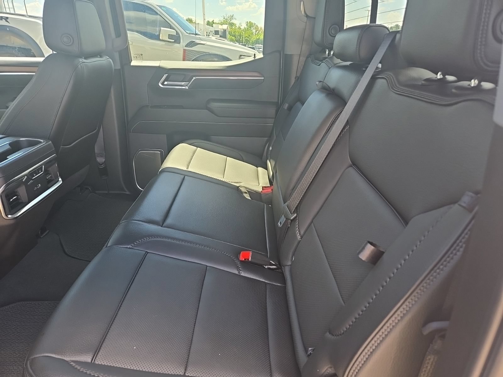 Used 2024 GMC Sierra 1500 Denali w/ Denali Reserve Package AWD/4WD image 12