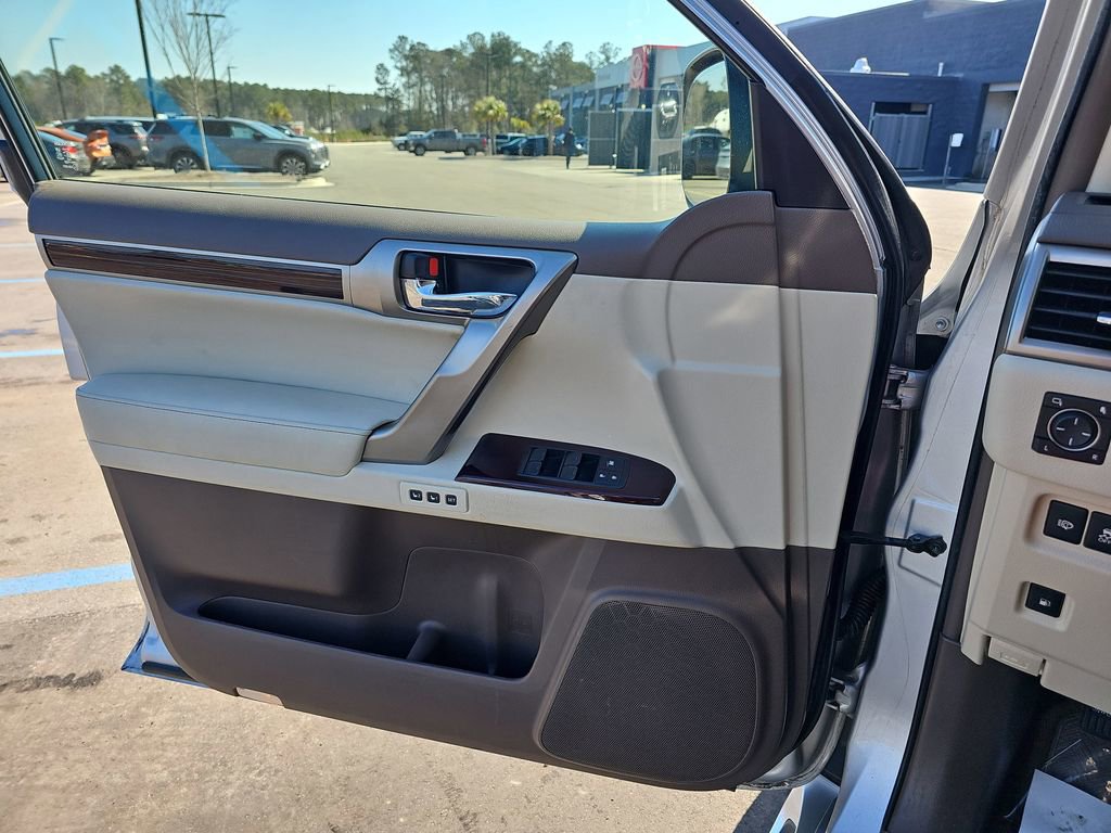 Used 2017 Lexus GX 460 image 31