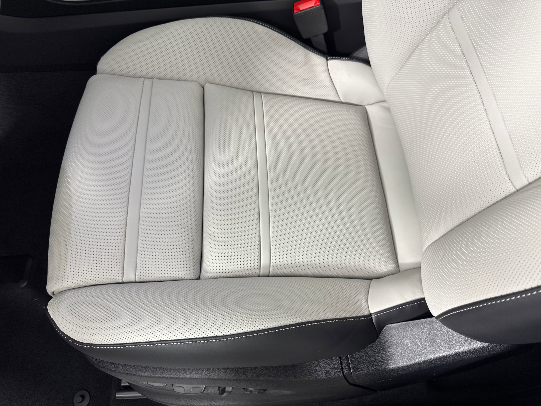 Used 2026 Porsche Cayenne S image 14