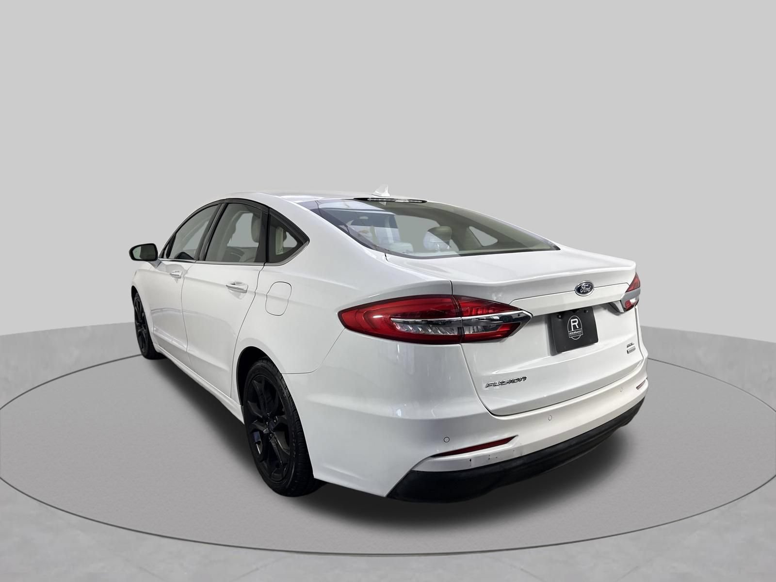 Used 2020 Ford Fusion SEL FWD image 30