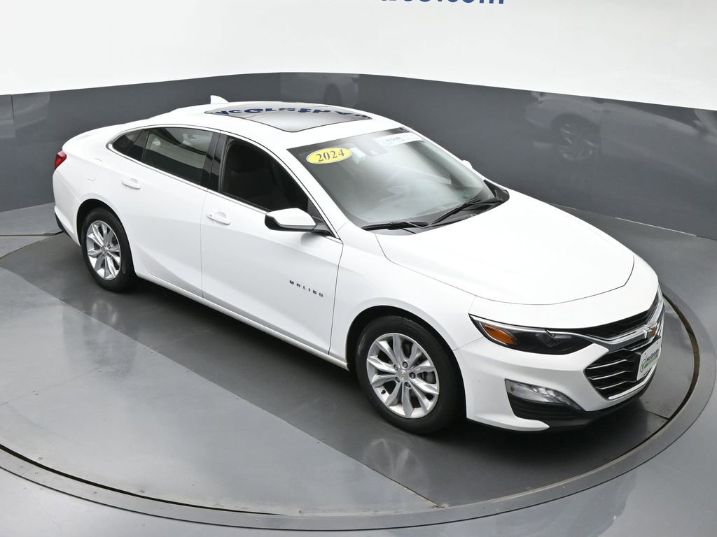 Used 2024 Chevrolet Malibu LT image 3