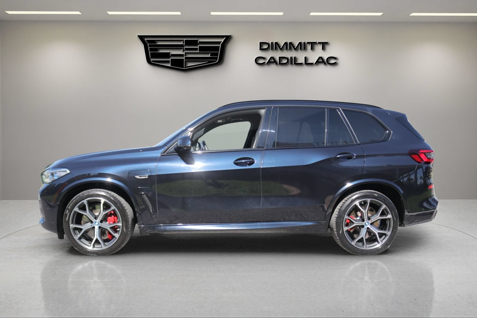 Used 2022 BMW X5 xDrive45e w/ M Sport Package AWD/4WD image 8