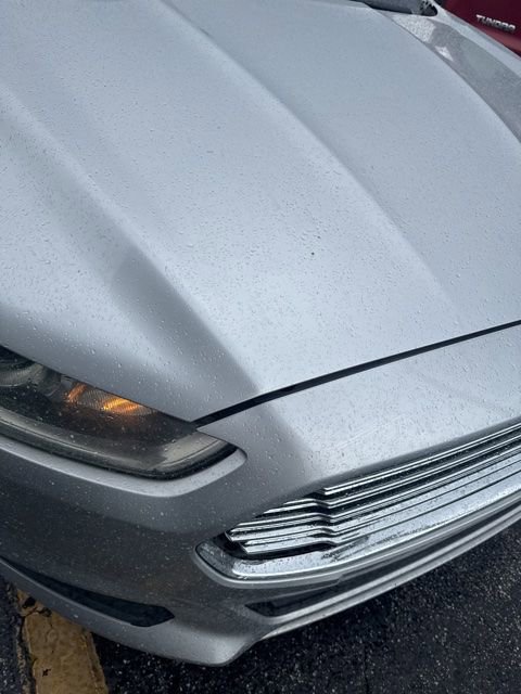 Used 2013 Ford Fusion SE FWD image 2
