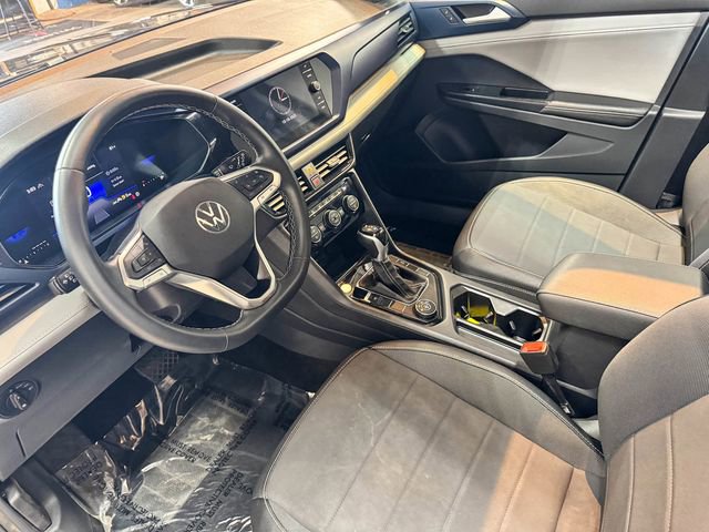 Used 2024 Volkswagen Taos SE w/ Panoramic Sunroof Package image 15