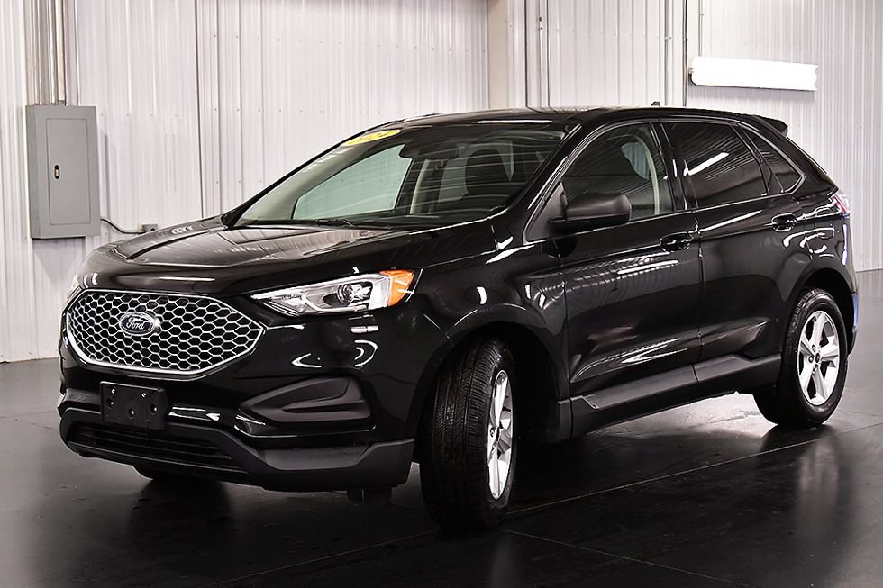 Used 2024 Ford Edge SE AWD/4WD image 3