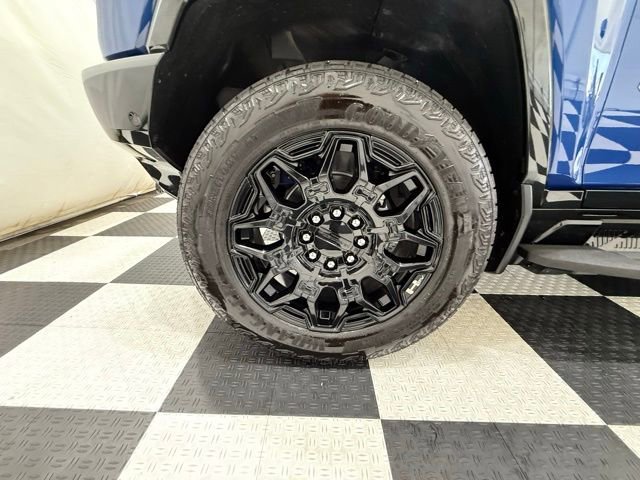 Used 2024 GMC Hummer EV 2X w/ LPO, Illumination Package image 11