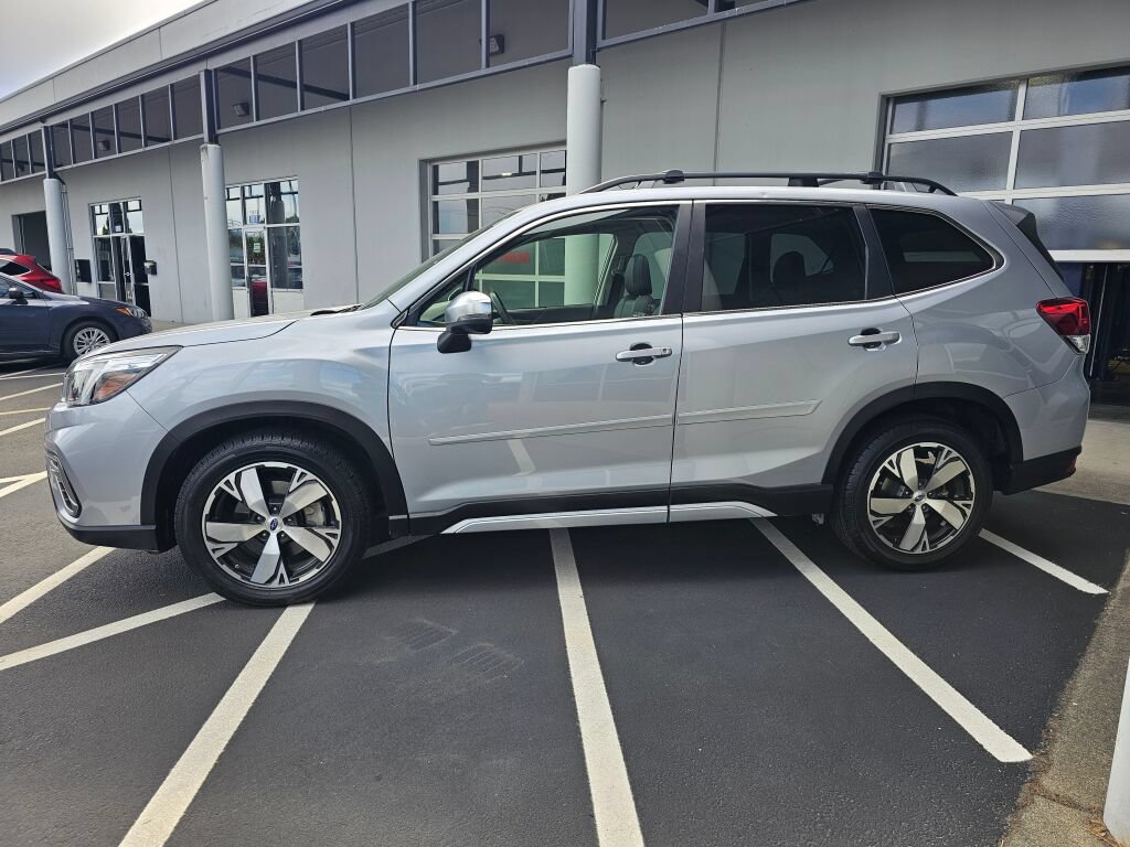 Used 2021 Subaru Forester Touring AWD/4WD image 2