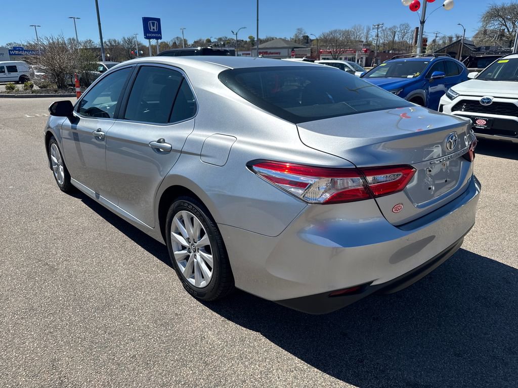 Used 2018 Toyota Camry LE FWD image 5