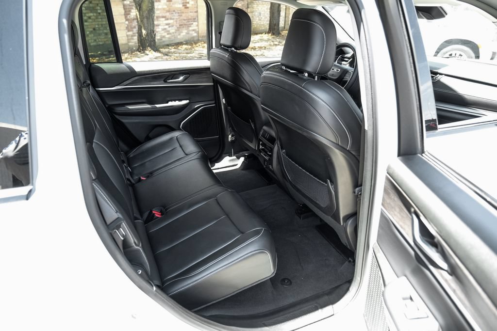 Used 2022 Jeep Grand Cherokee Limited RWD image 47