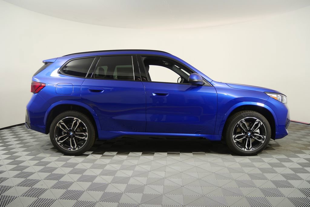 Used 2025 BMW X1 xDrive28i w/ M Sport Package AWD/4WD image 2