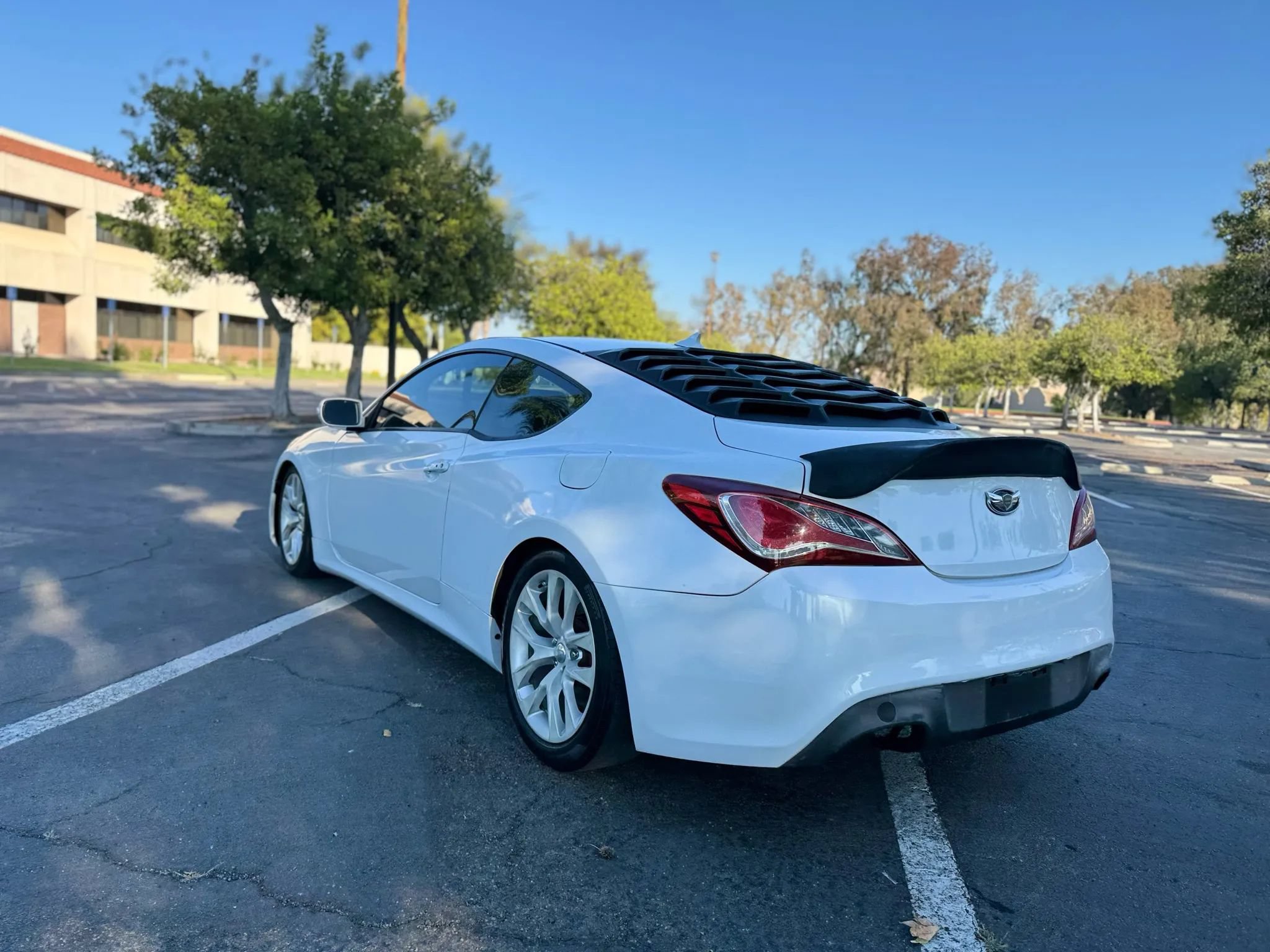 Used 2015 Hyundai Genesis 3.8 RWD image 16