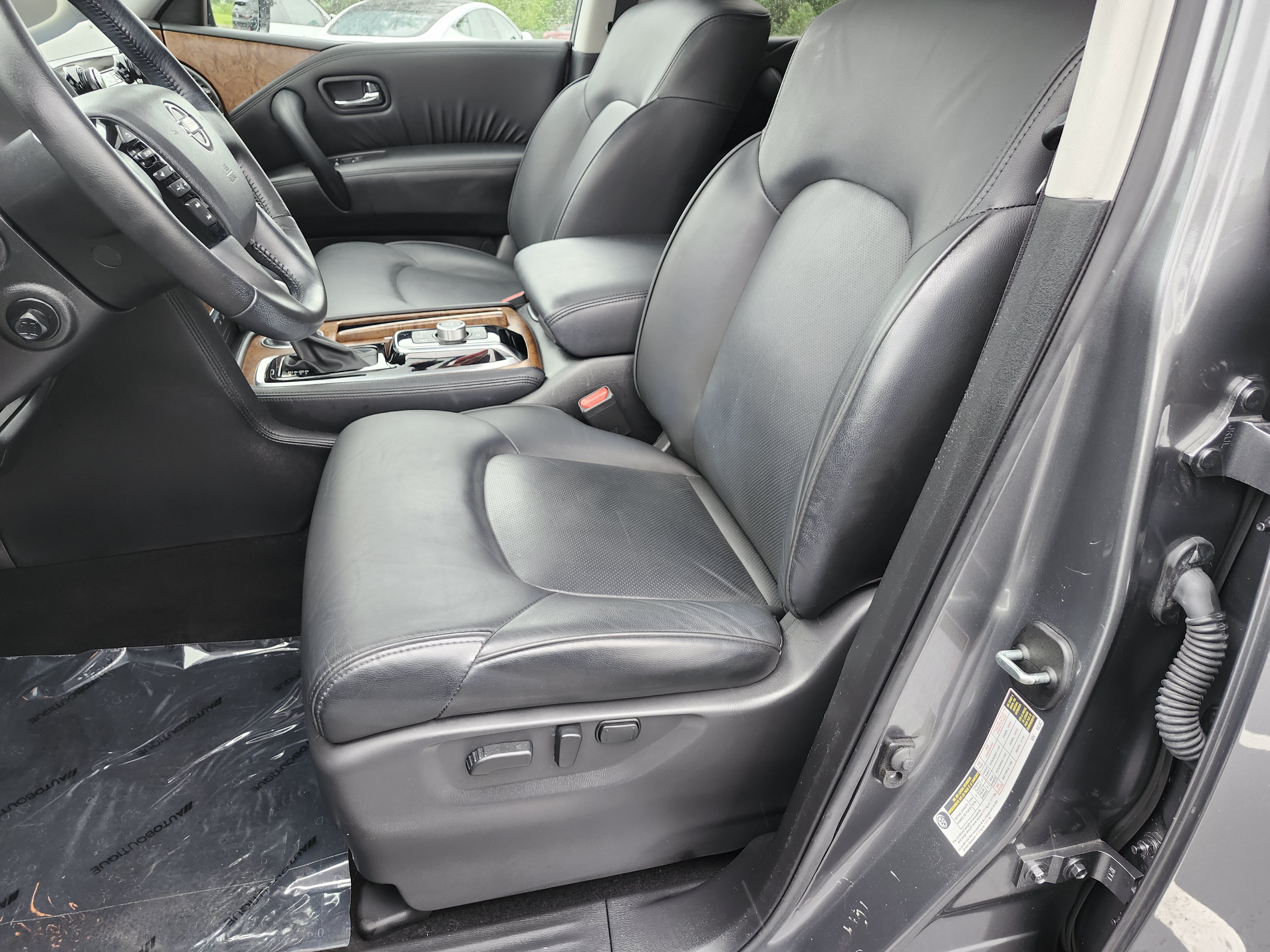 Used 2023 Nissan Armada SL w/ Captain's Chairs Package AWD/4WD image 28