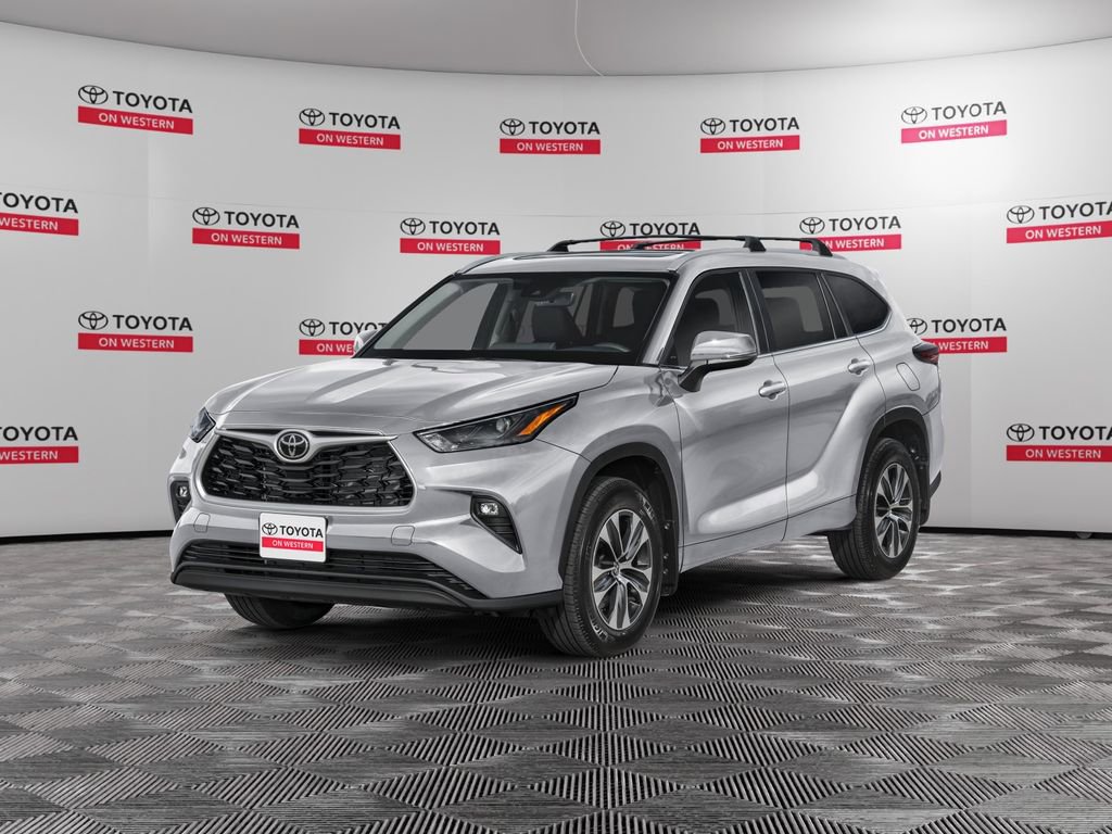 New 2025 Toyota Highlander XLE image 1