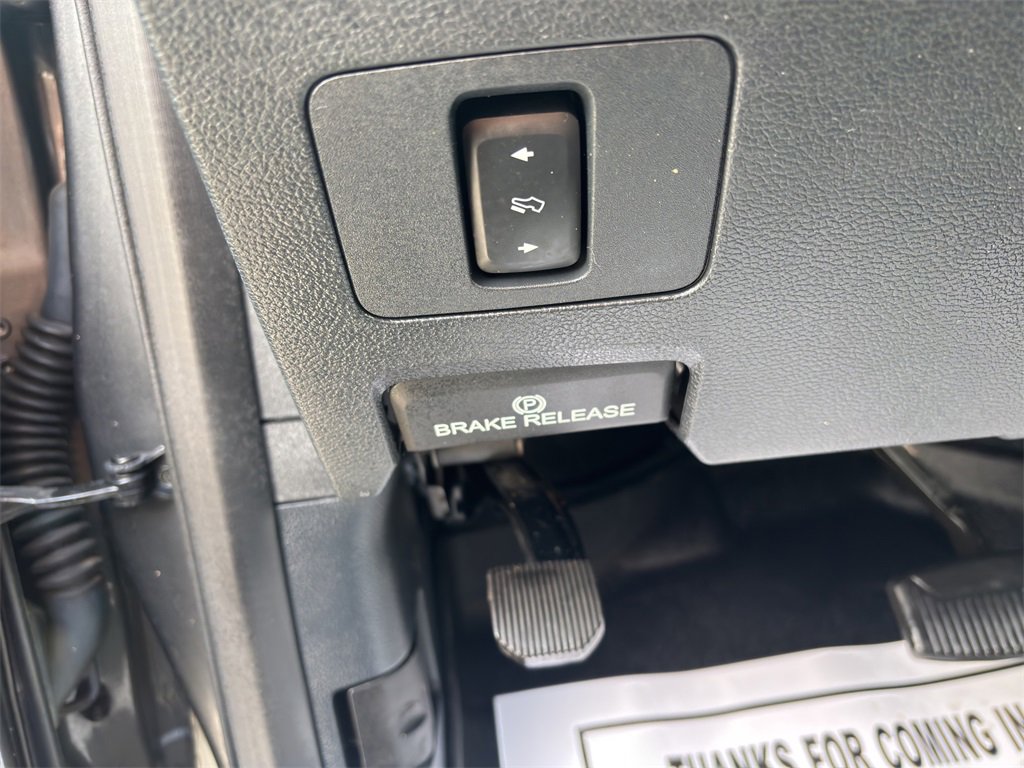 Certified 2022 Ford F350 Lariat w/ Lariat Value Package image 16