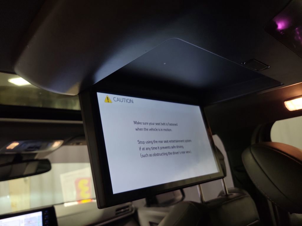 Used 2023 Toyota Sienna XSE image 21