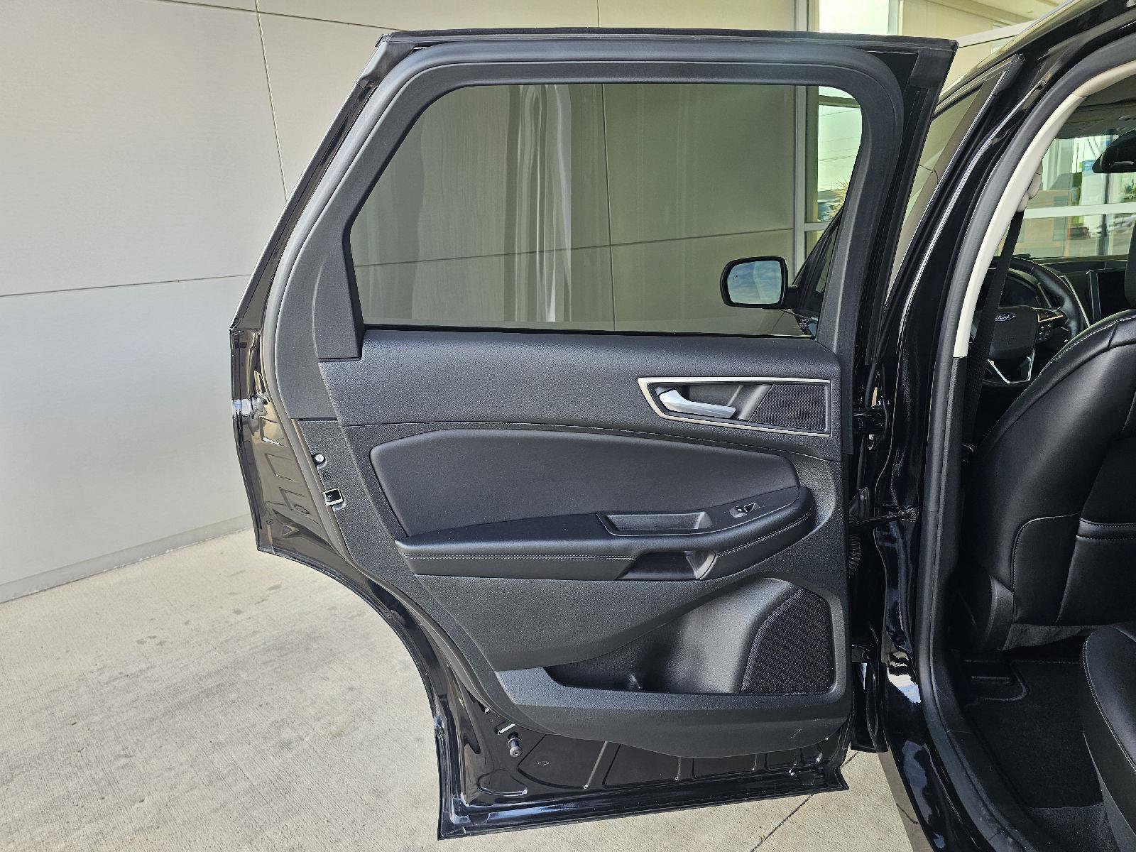 Used 2023 Ford Edge SEL w/ Convenience Package AWD/4WD image 16