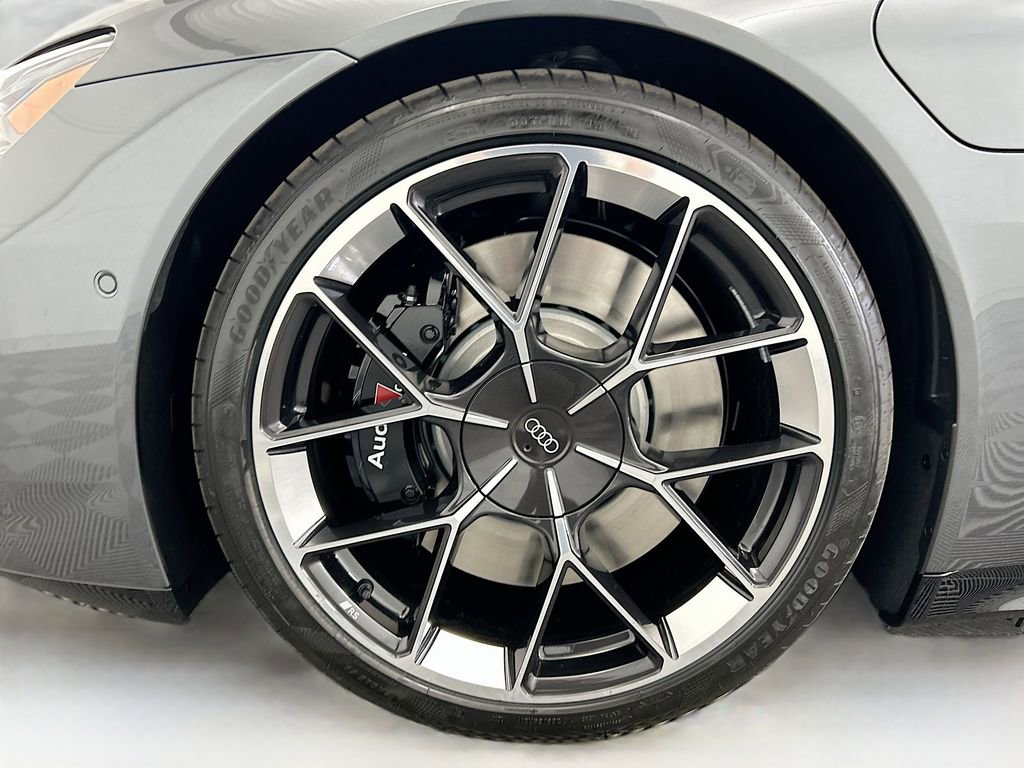 New 2026 Audi RS e-tron GT performance image 29