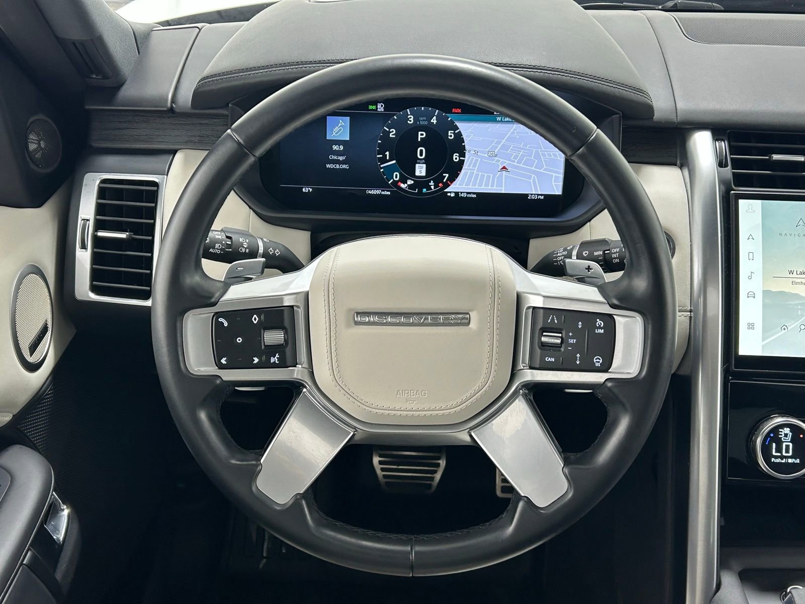 Used 2023 Land Rover Discovery HSE R-Dynamic image 12