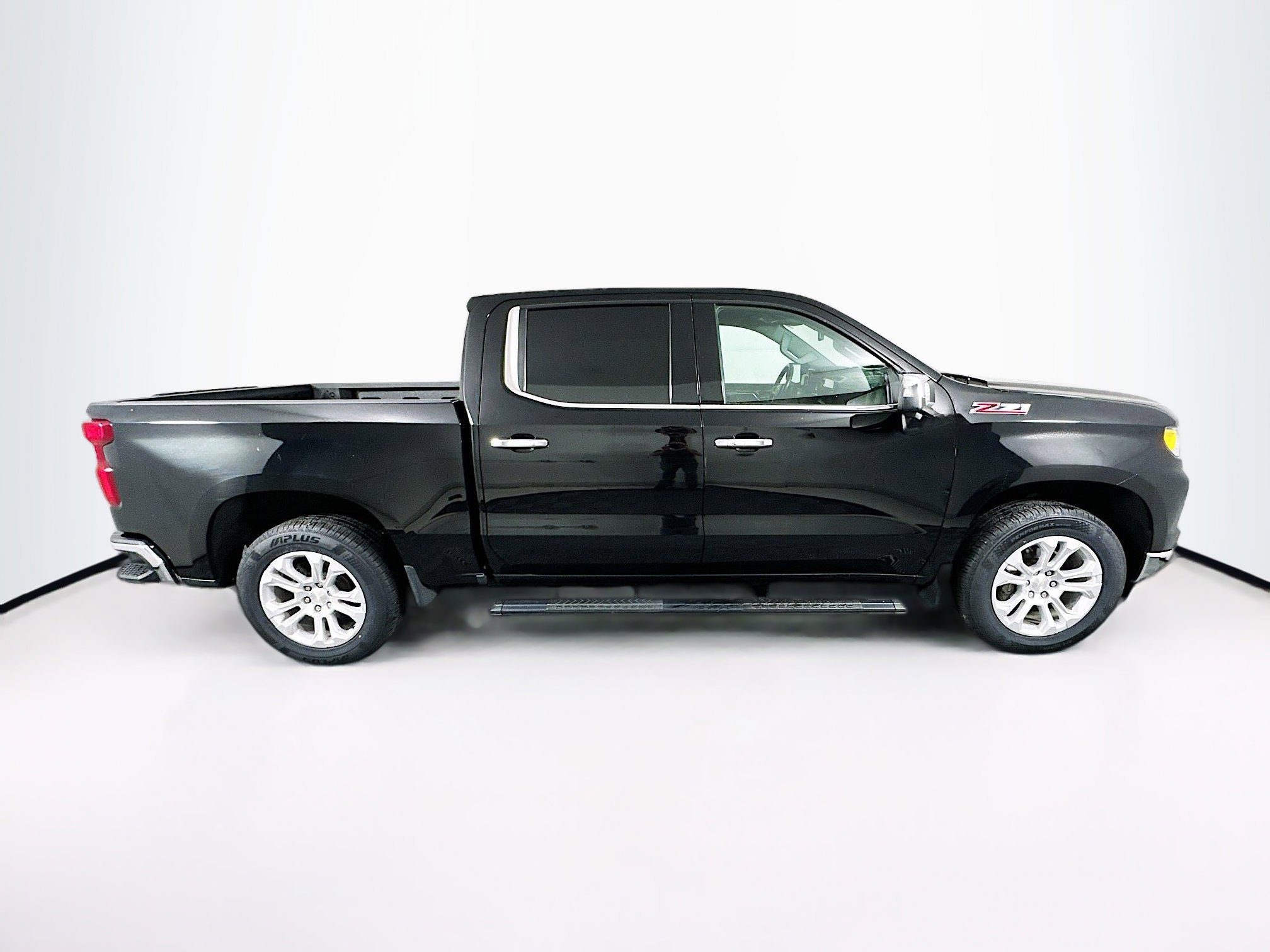 Used 2022 Chevrolet Silverado 1500 LTZ AWD/4WD image 10