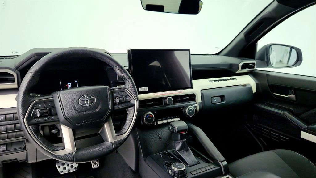 Used 2024 Toyota Tacoma TRD Sport AWD/4WD image 12
