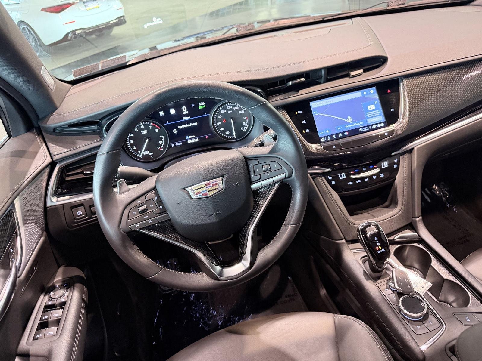 Used 2024 Cadillac XT6 Sport w/ Technology Package AWD/4WD image 39