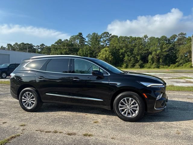 Used 2024 Buick Enclave Essence w/ Technology Package FWD image 2