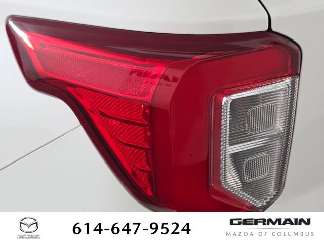 Used 2022 Ford Explorer XLT w/ Equipment Group 202A AWD/4WD image 16