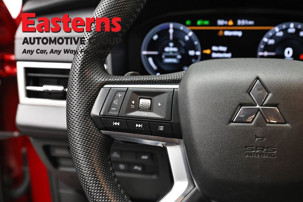 Used 2023 Mitsubishi Outlander SEL AWD/4WD image 15