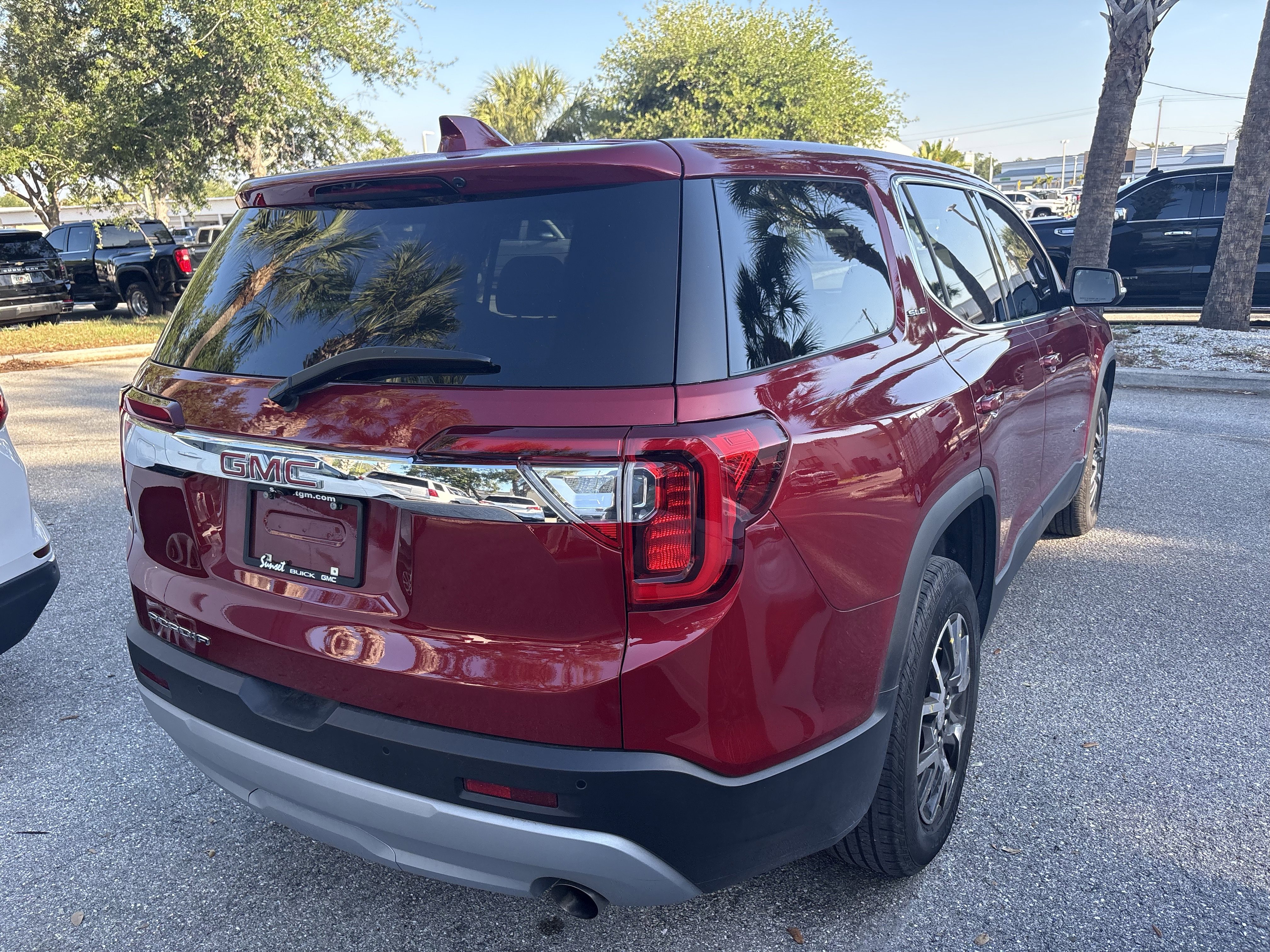 Certified 2020 GMC Acadia SLE image 7