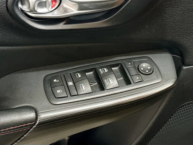 Used 2017 Jeep Cherokee Trailhawk w/ Cold Weather Group AWD/4WD image 15