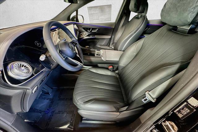 New 2026 Mercedes-Benz EQS 400 4MATIC SUV image 18
