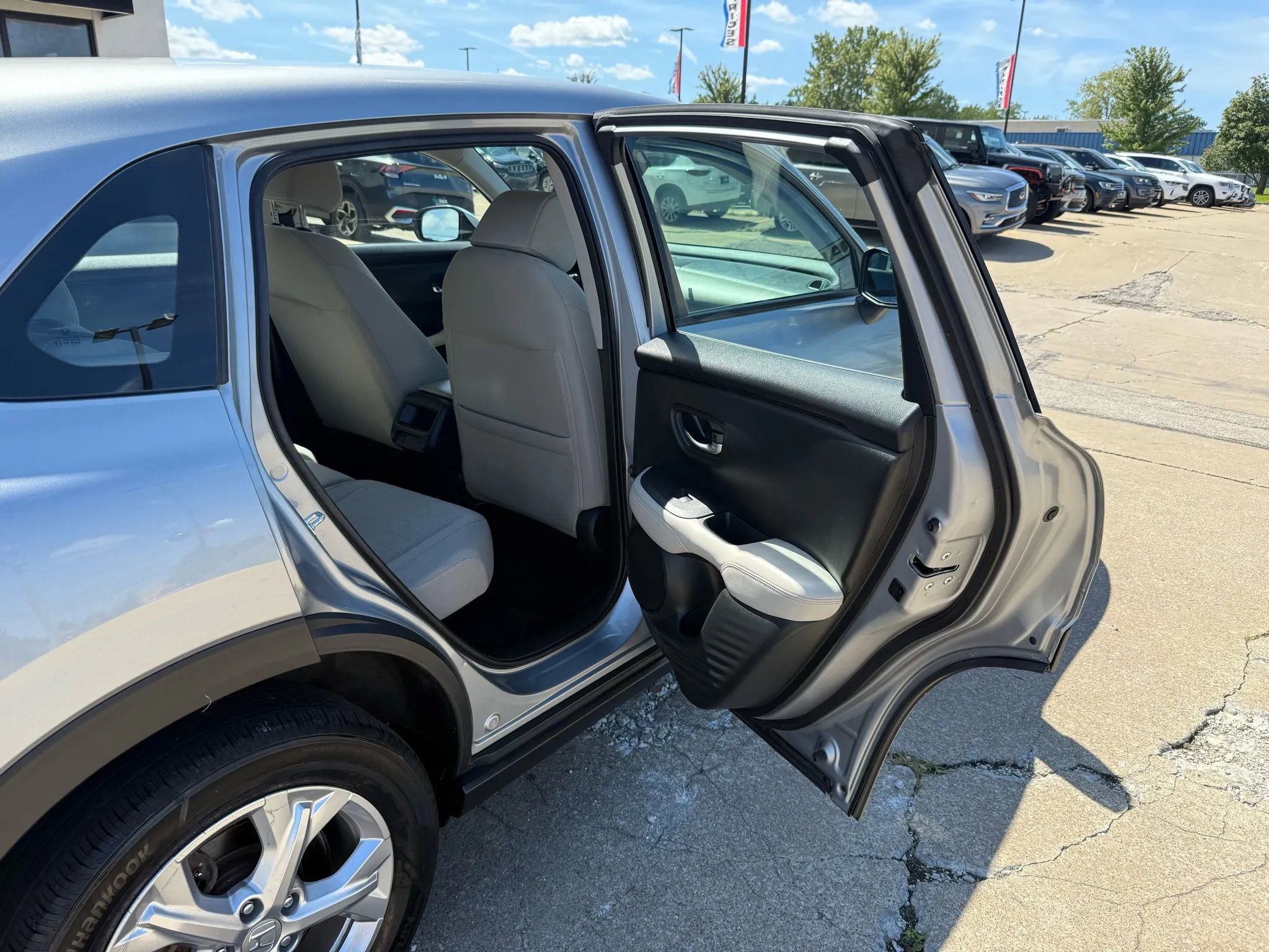 Used 2023 Honda HR-V LX image 22