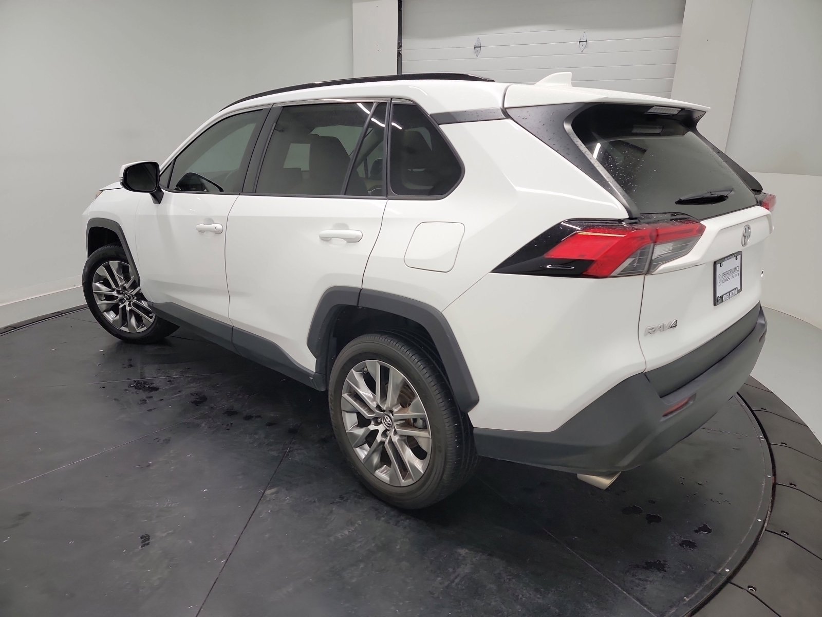 Used 2019 Toyota RAV4 XLE Premium w/ Cold Weather Package FWD image 6
