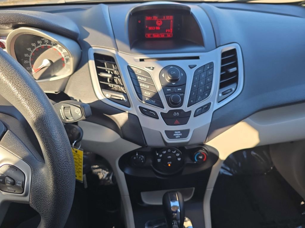 Used 2013 Ford Fiesta SE image 15