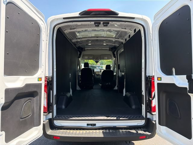 New 2026 Ford Transit 250 148 Medium Roof w/ Load Area Protection Package RWD image 19