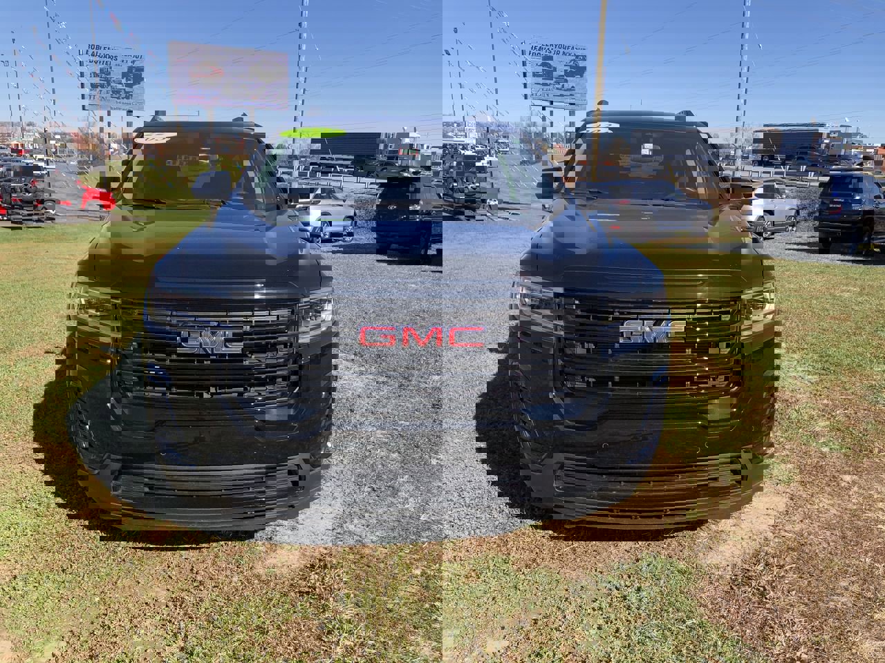 Used 2023 GMC Acadia SLE w/ Driver Convenience Package image 8