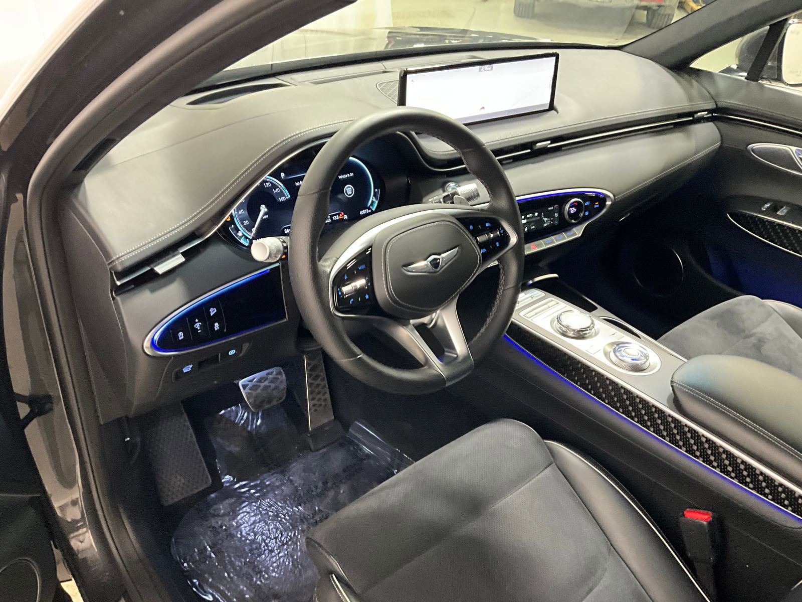 Used 2022 Genesis GV70 3.5T Sport w/ Sport Prestige Package image 14