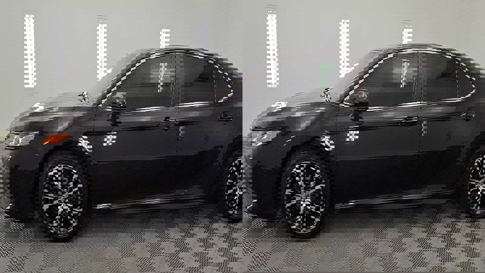 Used 2019 Toyota Camry SE image 9