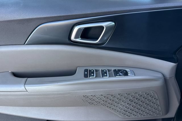 Certified 2026 Kia Carnival LXS FWD image 13