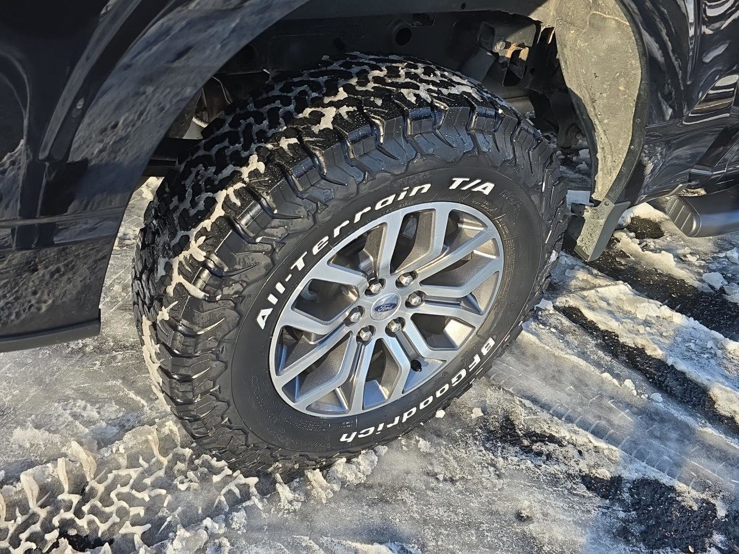 Used 2021 Ford F150 Lariat w/ Equipment Group 501A Mid image 34