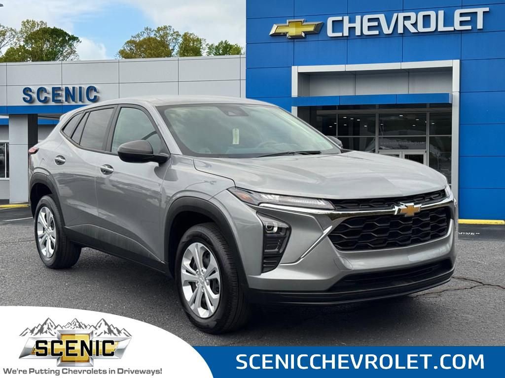 Used 2025 Chevrolet Trax LS
