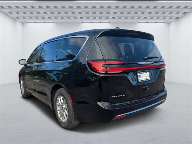 New 2025 Chrysler Pacifica Select image 5