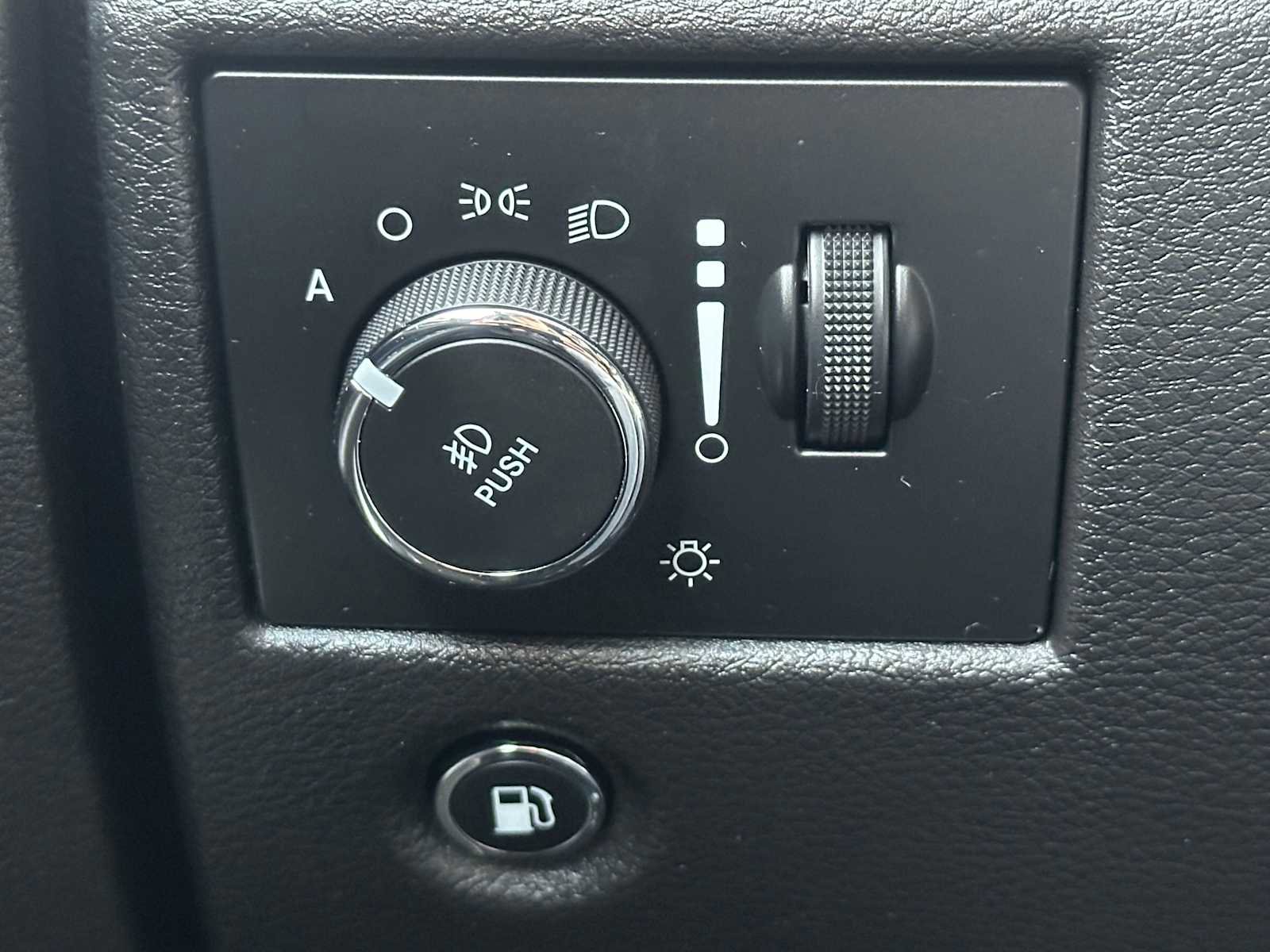 Used 2018 Jeep Grand Cherokee Summit w/ Platinum Series Group image 32